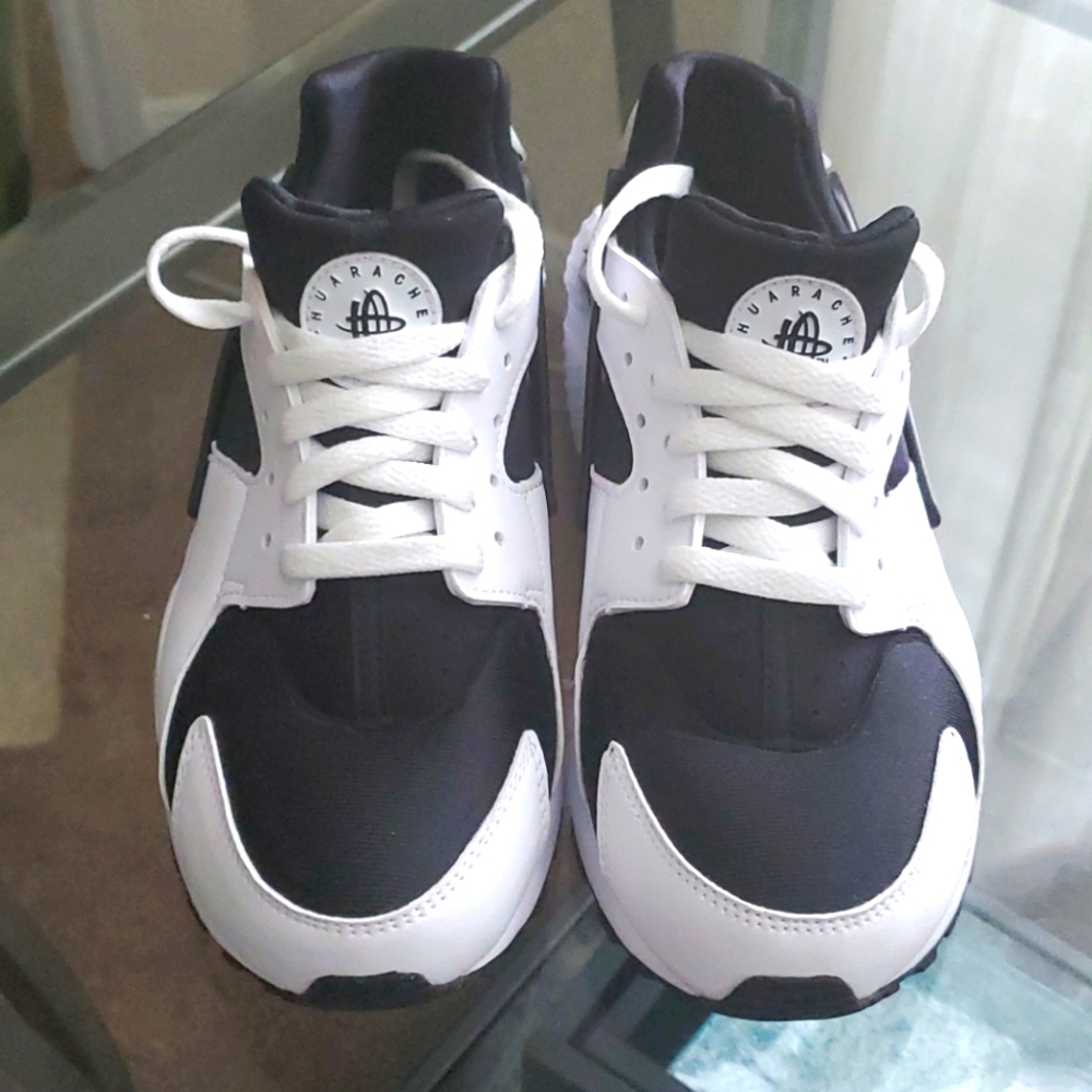 *** Sold*** Nike Hurache Run Shoes